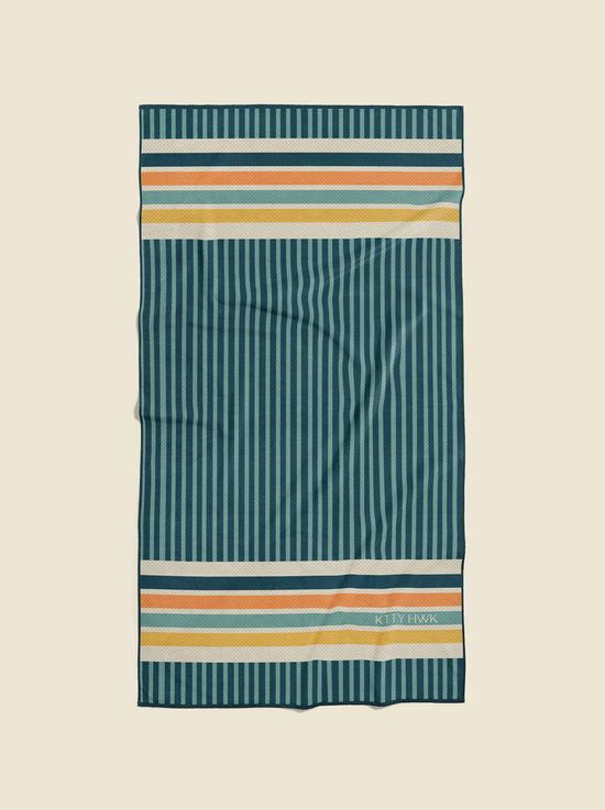 THE CLUB sandfree beach towel with hidden zipper pocket KTTYHWK